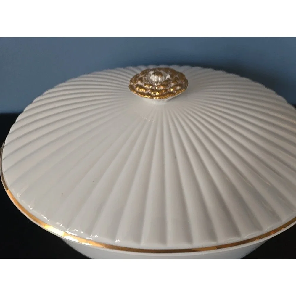 Vintage Porcelain Golden Heirloom - Oval Covered Casserole Oven To Table‎